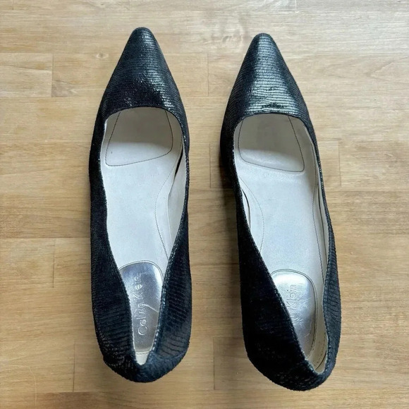 Calvin Klein Dolly Kidskin Classic Black Shiny Snake Pumps Size 9.5M Style E3706 - Picture 2 of 12